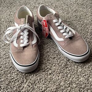 Vans Suede Sneakers in warm Taupe and White